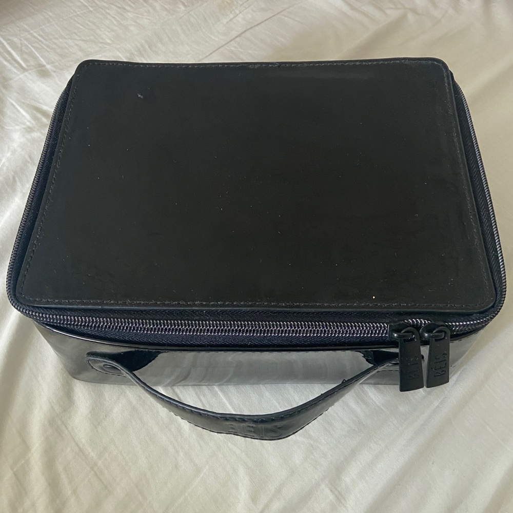 BEIS “The Cosmetic Bag” in Black (patent)